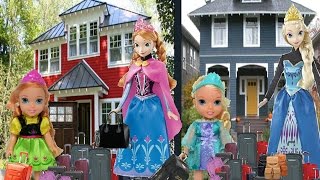 Anna and Elsa Toddlers Move To A New House Part 1 Elsya amp Annya are Moving House Packing Toys [upl. by Mezoff741]