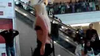 Brooke Hogan singing About Us at Roosevelt Field Mall [upl. by Nordine]