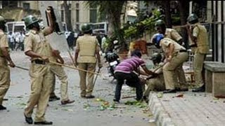 Bangalore lawyers attack reporters with stones iron chairs [upl. by Aznarepse]