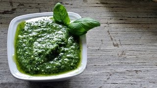 Pesto genovese video ricetta  How to make a delicious pesto with an immersion blender [upl. by Dwaine]