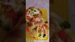 Mini Pizza 🍕  shorts  youtubeshorts  shortvideo  Aromalicious cooking with amna [upl. by Fanchan]