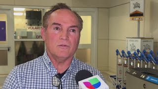 Hombre denuncia que trabajadora de Volaris perdió su pasaporte en el aeropuerto de DallasFort Worth [upl. by Dorrie]