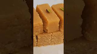 घर में रखे सिम्पल सामान से बनी बहुत ही स्वादिष्ट मिठाई।mithai recipe sweets shorts [upl. by Atillertse]