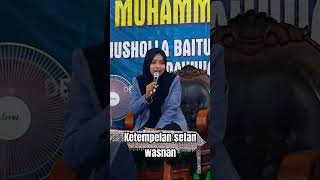 Ketempelan setan wasnan  ceramah lucu ustadzah mumpuni ceramahlucu mumpunilucu [upl. by Zetneuq707]