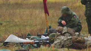 Des soldats des forces armées ukrainiennes pratiquent les techniques de tir avancé [upl. by Rialc]