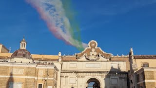 Le frecce Tricolori sorvolano il centro di Roma [upl. by Geanine681]