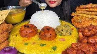 ASMR EATING DAALSPICY OMLETTEGOBI PAKODAALOO BHARTAPAAPADALOO TIKKI [upl. by Oecile384]