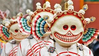 Des coutumes folkloriques colorées pour accueillir la Fête du Losar [upl. by Wilhide545]