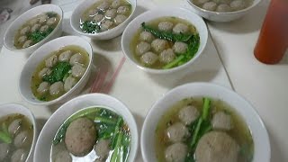 MUKBANG TANBOYKUN  HABISKAN 11 MANGKOK BAKSO Ft Ken amp Grat [upl. by Eralc]