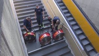 Brand an UBahnhof sorgt für starke Verrauchung im UBahntunnel Rohmaterial  Interview ADienst [upl. by Itraa]