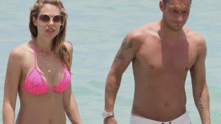 Prima le vecchie Totti provoca Ilary Blasi e Michelle Hunziker Cosa ha detto Vecchie a chi [upl. by Nevai]