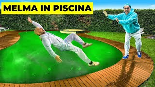 SCHERZO BUTTO ALVEYAC nella PISCINA piena di MELMA della STREAM HOUSE 30 [upl. by Niki]