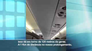 Passageiro filma momento em que piloto explica possível colisão entre aviões [upl. by Yltneb885]