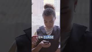 Colegio en EEUU aborda el problema del uso de celulares en clase education educationalvideo fly [upl. by Amej]