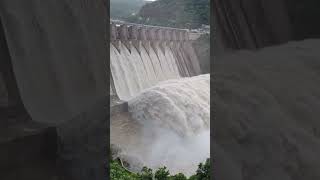 Srisailam Reservoir 7 Gates Lifted  Heavy Flood Water Inflows Into Srisailam Project [upl. by Acinat882]