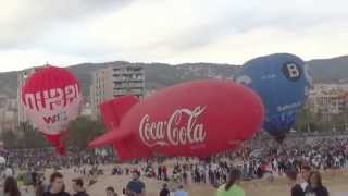 Globos aerostáticos y dirigible ECJGT en la Festa al Cel [upl. by Dnaltiac]