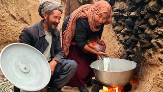 Old Style Cooking Leeti recipe in Cave  Old Lovers living in Cave l Afghanistan Village Lifestyle [upl. by Gaul215]