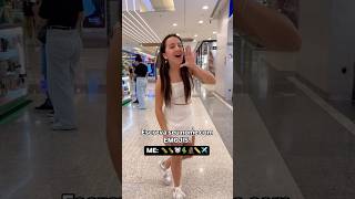 Marcela Jardim quase caiu no meio do shopping shortsviral [upl. by Hew]