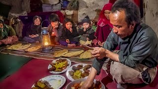 Twins in the Cave Ramadan Village Life Cooking in Afghanistan [upl. by Jerrie]