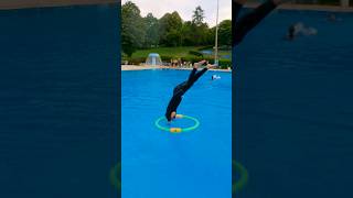 Wer macht den KRASSESTEN Trick in den SCHWIMMRING👀 splashdiving challenge backflip [upl. by Martinez]