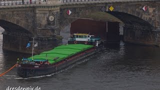 Bergung eines Frachters an der Albertbrücke in Dresden [upl. by Ag]