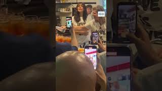 AMBRA ANGIOLINI e dei FAN cantano TAPPARTENGO in un BAR🎧🎤 trending live concerto viralvideo [upl. by Pytlik]