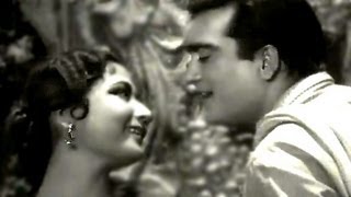 Koi Bata De Dil  Sunil Dutt Meena Kumari Main Chup Rahungi Song Duet [upl. by Anauqaj]