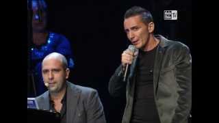 Kekko dei Modà con Checco Zalone liveArena di Verona  Inverno a primavera 22  16092012 [upl. by Leibrag]