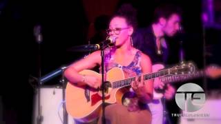 Elle Varner Debuts New Song In Impromptu Open Mic Performance [upl. by Farrel229]