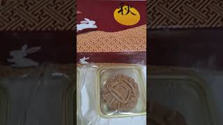 shortsI LOVE MOONCAKE ❤️ 😍 delicious yummy durian mooncake lonedaviray [upl. by Idola]