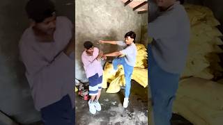 Gatua pit Gaya \ gatua ne kya kar diya pit raha hai hai 😂😂round2village gatua funny [upl. by Strohbehn]