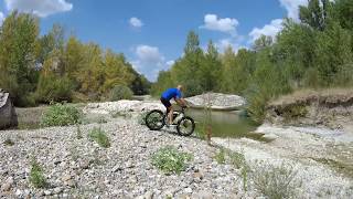 Fat Bike Elettrica Motore Centrale con sensore di coppia evoluzioni lungo il fiume [upl. by Yemaj476]