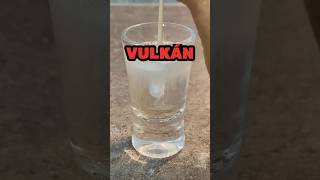 Domácí vulkán🌋pokus veda experiment fyzika chemie soda ocet vulkan [upl. by Paddy]