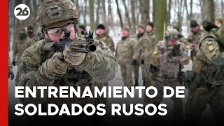 GUERRA RUSIA  UCRANIA  Soldados rusos entrenan en la región ocupada de Lugansk [upl. by Alyk834]