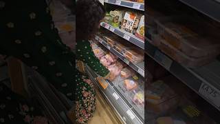 Uk lo chicken ekada dorkutundho telsa warangalpilla trending shorts london uk [upl. by Siraved]