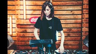 Amelie Lens  live bij Studio Brussel [upl. by Wolfgang714]