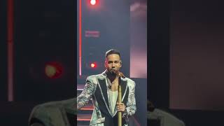 Romeo Santos  Sobredosis en vivo [upl. by Anabal567]