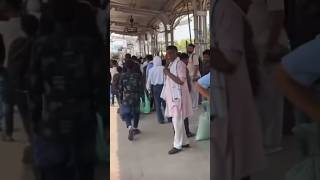 Raliway sation pe Bahut Beed Train ke liyeyoutubeshorts train viralvideo [upl. by Asinla]