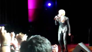 THE GOONIES R GOOD ENOUGH  CYNDI LAUPER  Porto Alegre  Brasil  01032011 [upl. by Koa384]