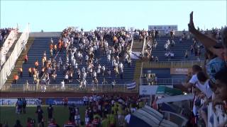 Torcida da Ponte Preta confrontando a PM  Joinville 3 x 1 Ponte Preta  15112014 [upl. by Nerua]