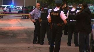 Bloody weekend in Chicago centers around gangs guns [upl. by Eleonora]