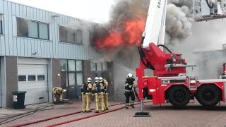 Zeer grote brand bij bedrijf in Uithoorn [upl. by Ylurt]