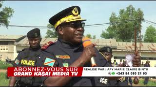 Général John CIABUINE Commissaire Div Adjoint PNC Kasai Oriental instruit ses hommes dans parade [upl. by Assetak]