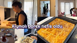 GÜNLÜK VLOG🌸RUTİN EV TEMİZLİĞİÖĞLEN YEMEĞİNE KIYMALI BÖREK YAPTIMÇOK GÜZELDİOYUN ODASI NE HALDE [upl. by Eolc613]