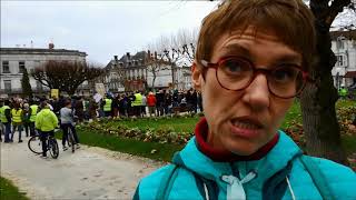 Saintes  500 personnes marchent pour le climat [upl. by Aivekal]