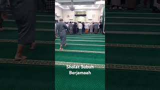 Sholat subuh berjamaah [upl. by Eojyllib]