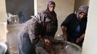 Cooking for the resistance Kurds make meals for the front [upl. by Shermy]