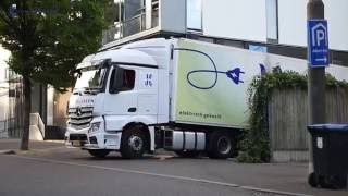 Cornelissen Transport lossen bij AH met elektrisch gekoelde trailer [upl. by Karyn]