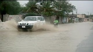 Isaac verwüstet Zeltstädte in Haiti [upl. by Curkell953]