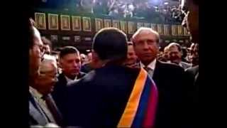 Vea como Chávez saluda a CAP el 02Feb1999 [upl. by Ahsiekahs441]